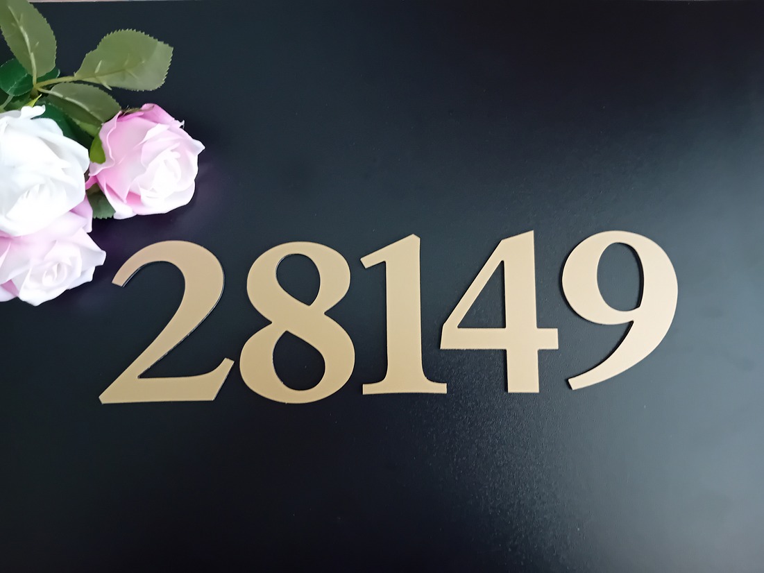 Číslo na dom: Symphony