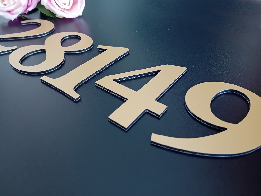 Číslo na dom: Symphony