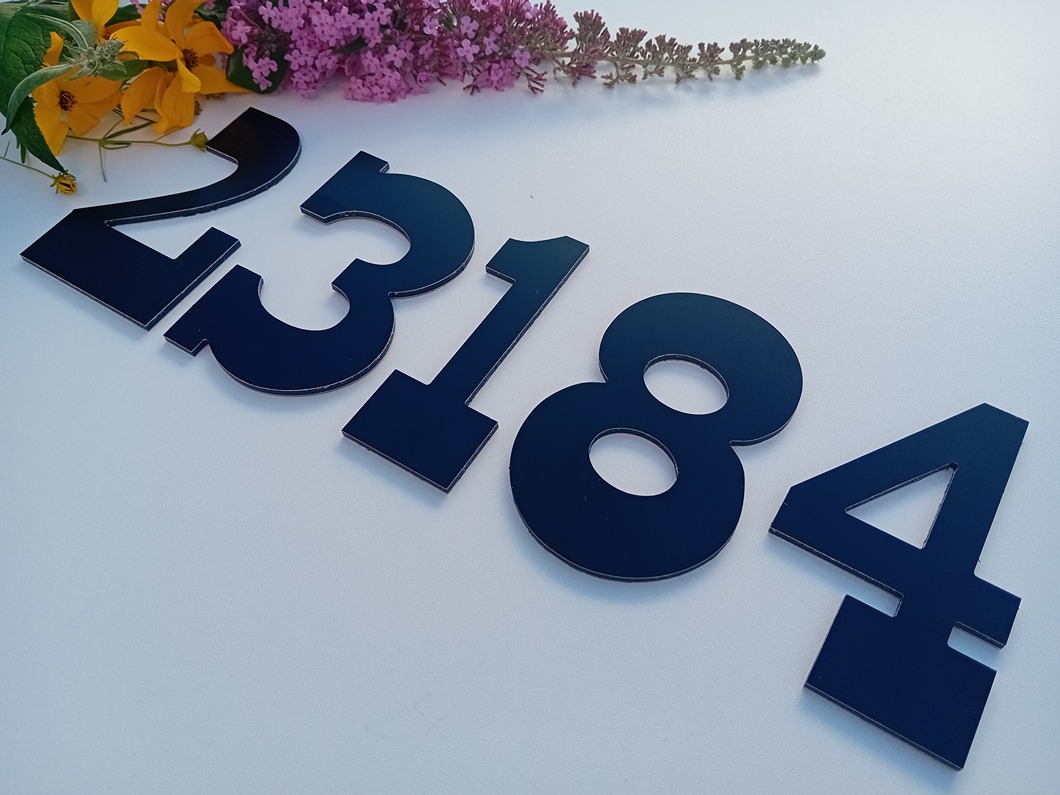 Číslo na dom: Rodeo