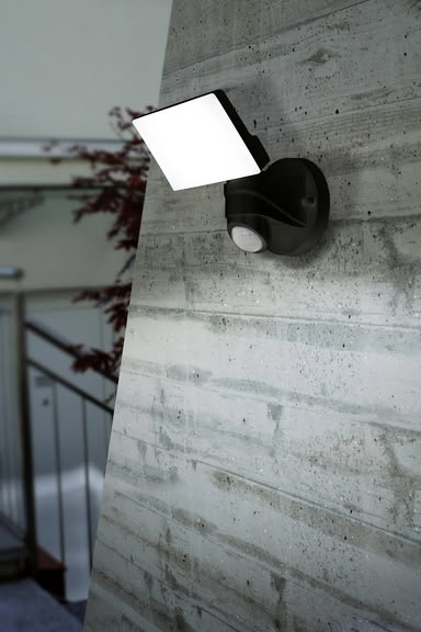 Svietidlo LED nástenné so senz. PAGINO 98178 15W 1600lm 5000K 230V IP44 čierna