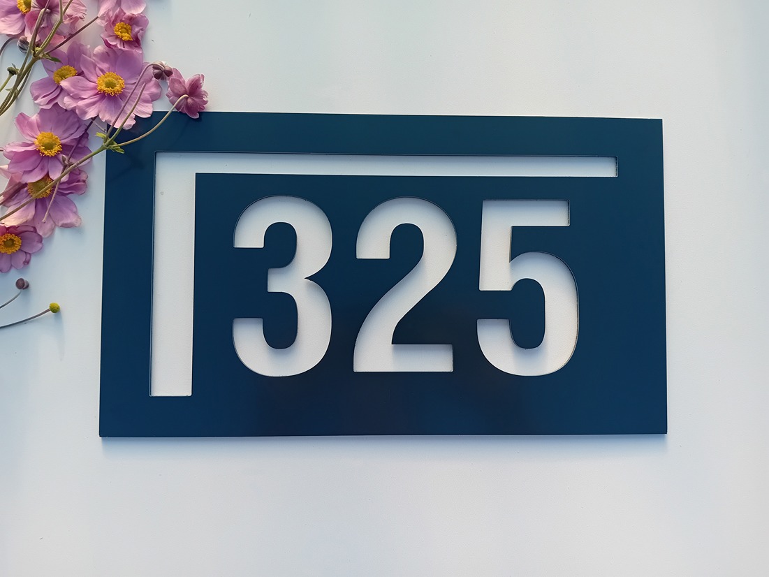 Číslo na dom: Capital