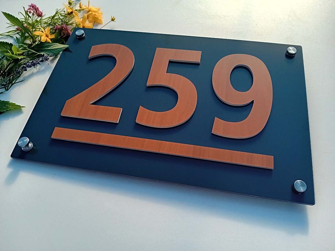 moderné popisne cislo na fasadu