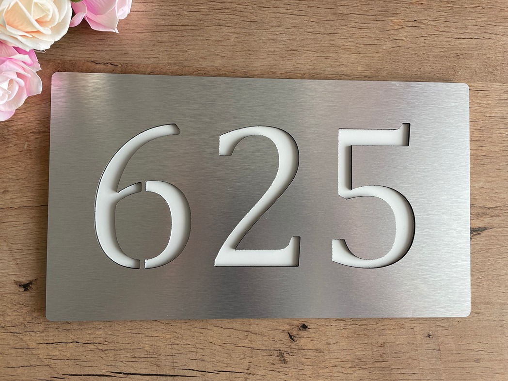 Číslo na dom: Big table