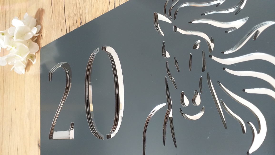 Číslo na dom: Horse