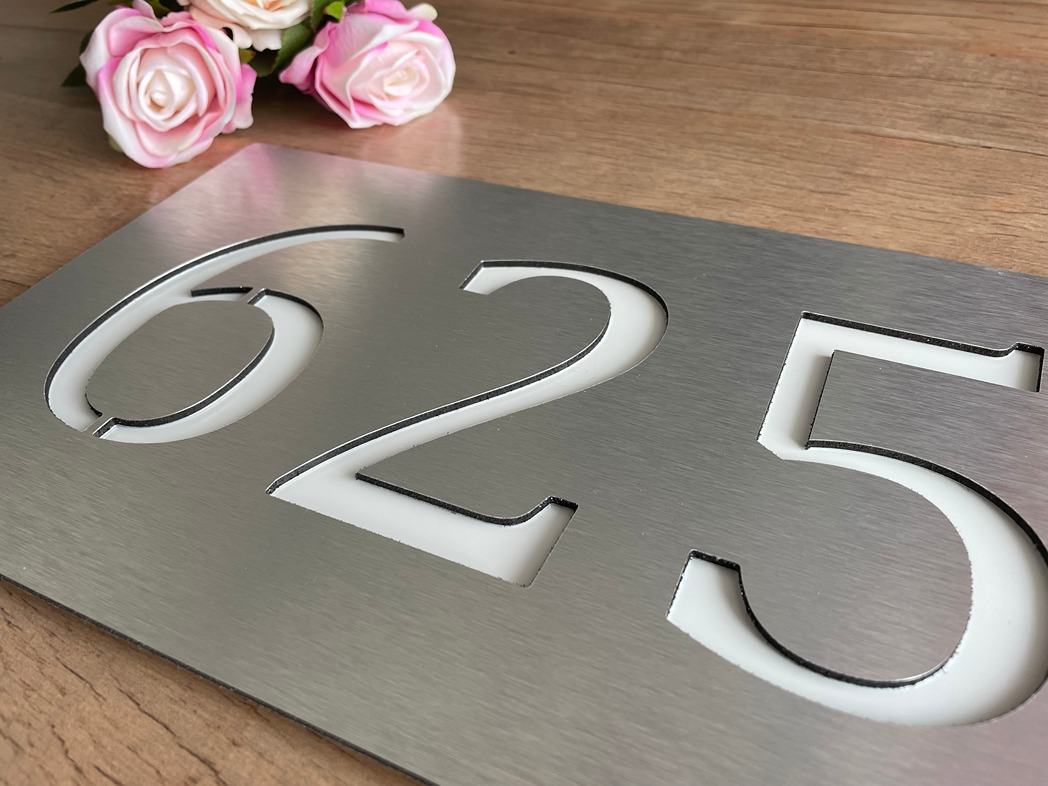 Číslo na dom: Big table