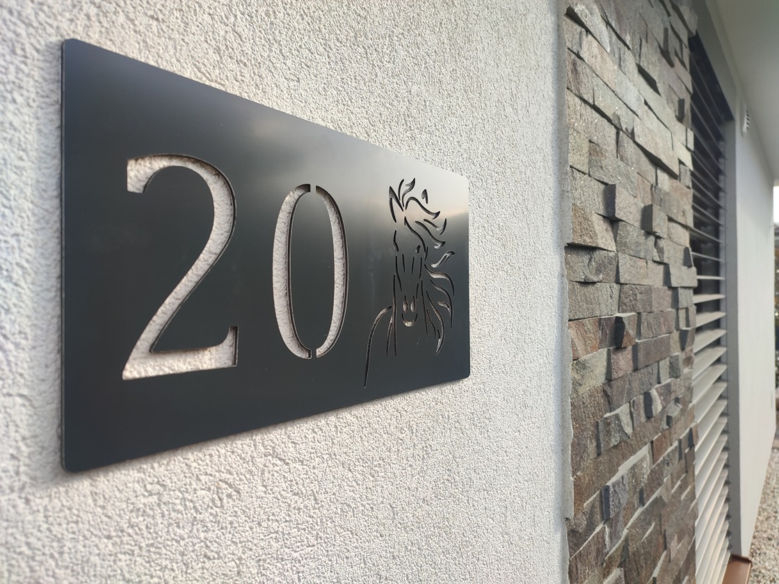 Číslo na dom: Horse