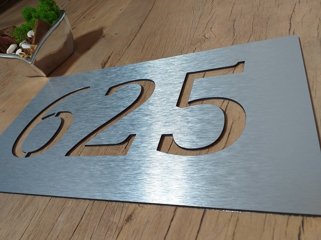 Číslo na dom: Big table